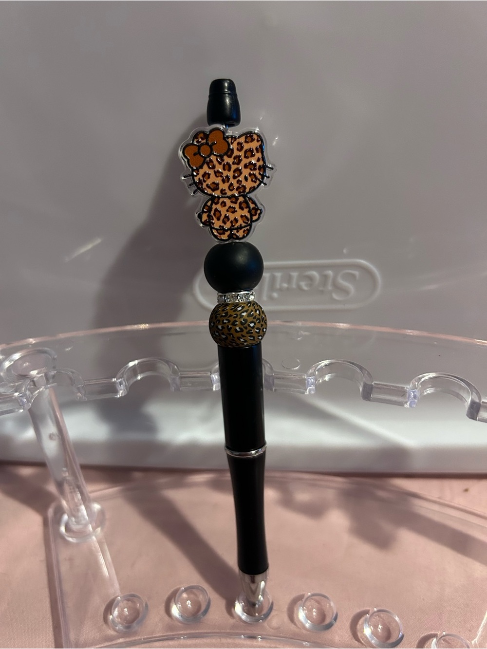 Hello kitty cheetah beaded pen
